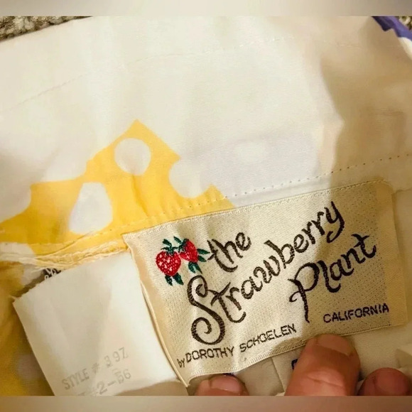 The Strawberry Plant Skirt by Dorthy Schoelen - Picture 2 of 4